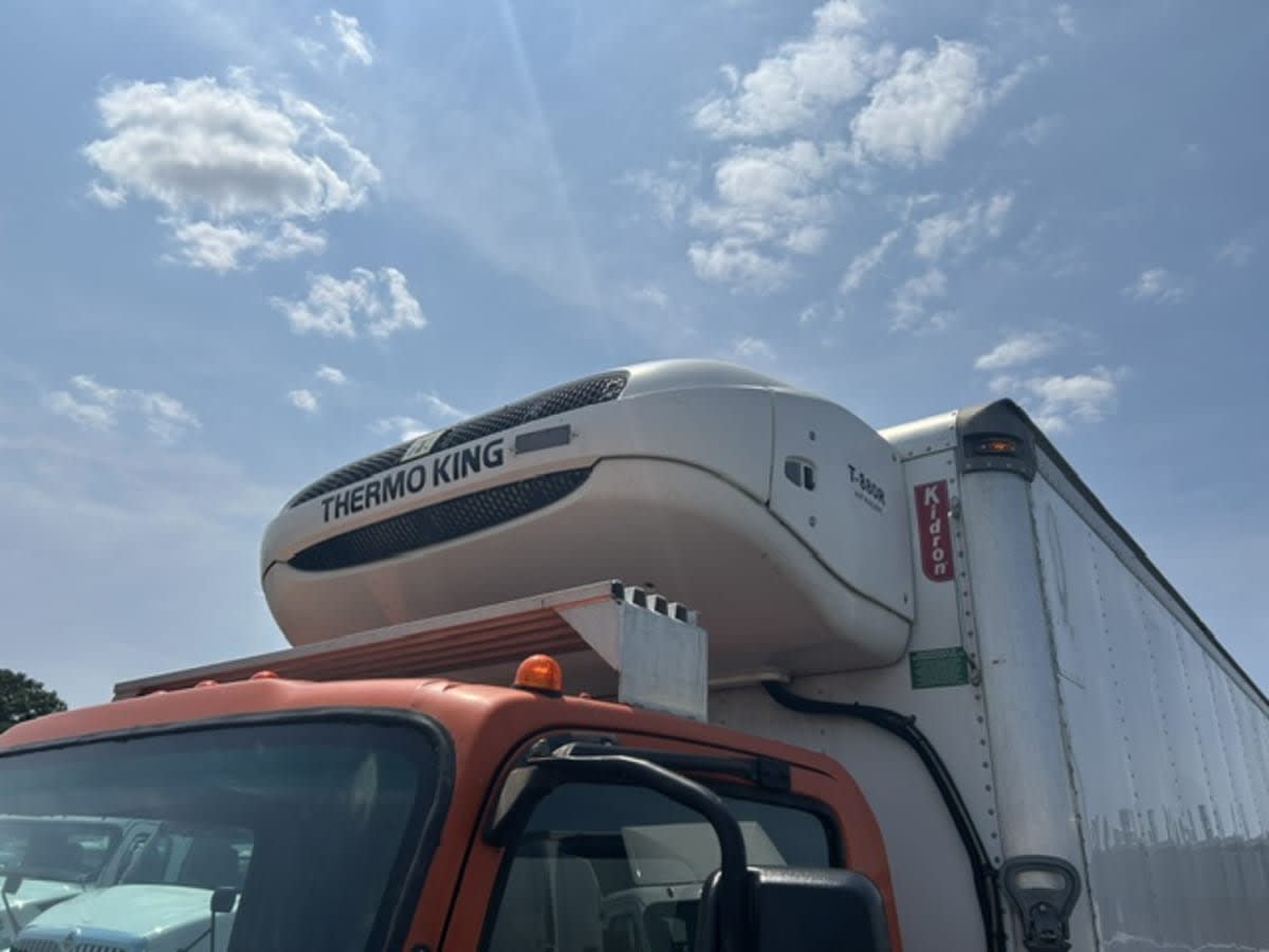 2020 Isuzu NQR in Farmingdale, NY — photo 7