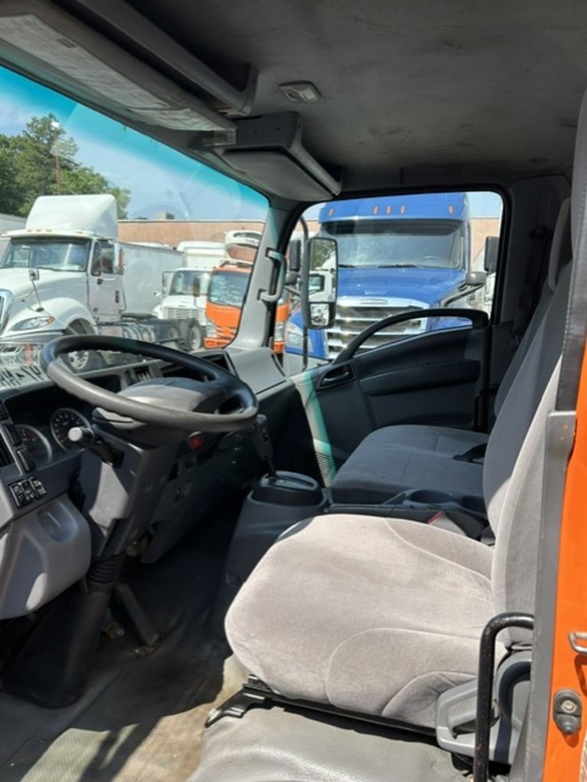 2020 Isuzu NQR in Farmingdale, NY — photo 8