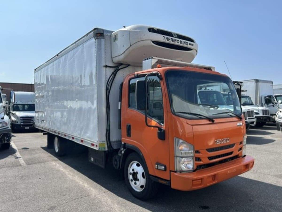 2020 Isuzu NQR in Farmingdale, NY — photo 3