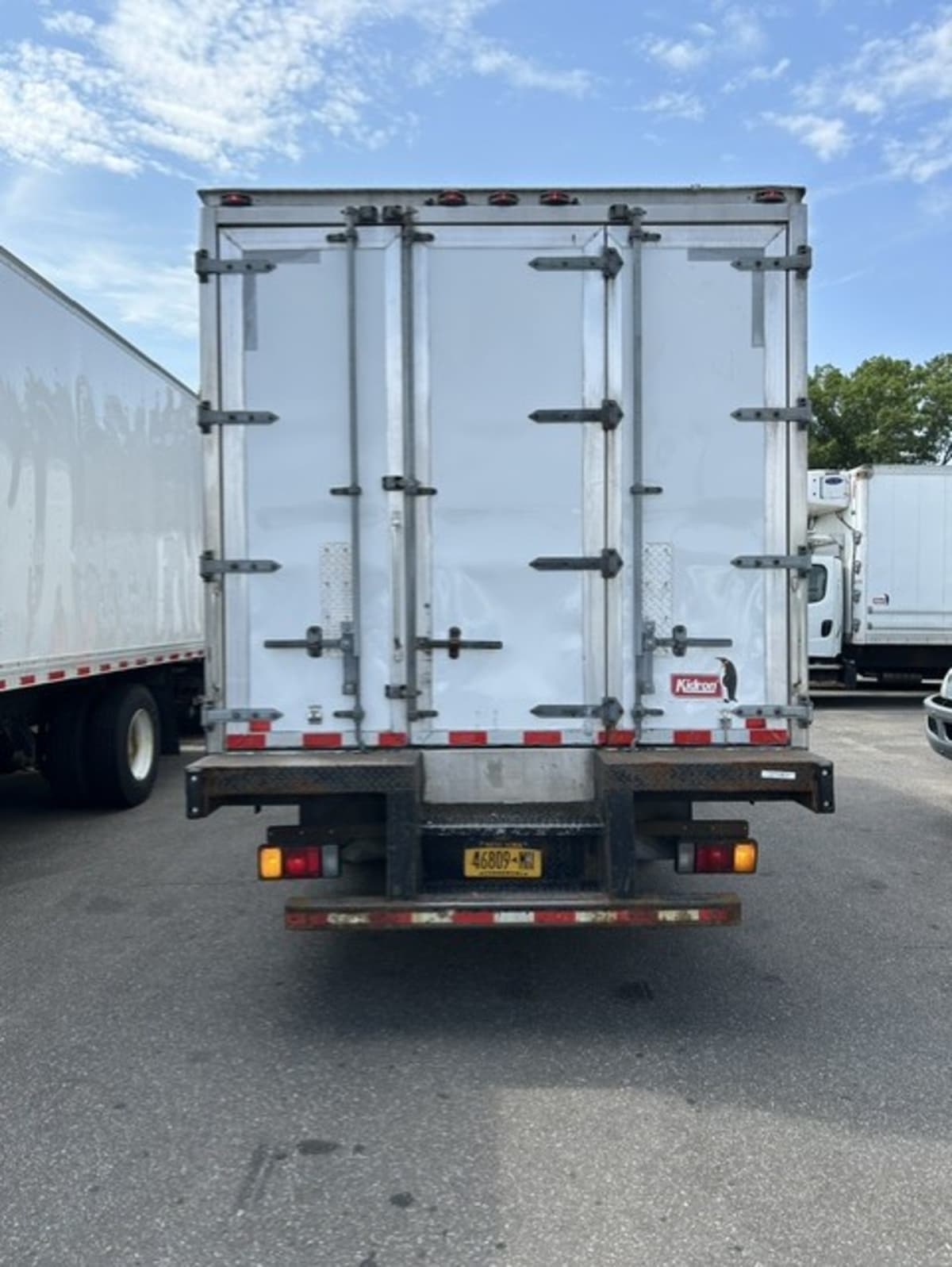 2020 Isuzu NQR in Farmingdale, NY — photo 5