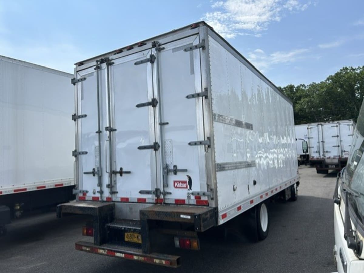 2020 Isuzu NQR in Farmingdale, NY — photo 4