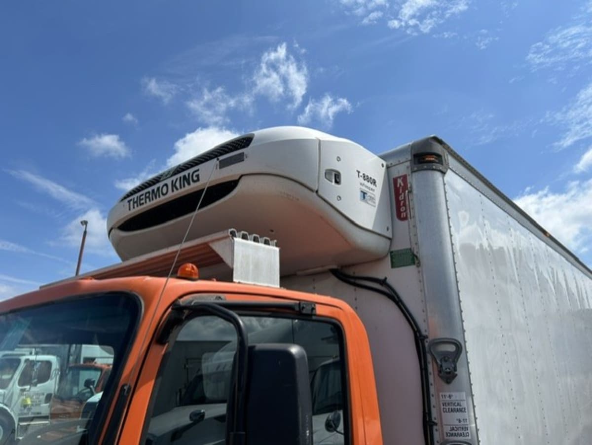 2020 Isuzu NQR in Farmingdale, NY — photo 7