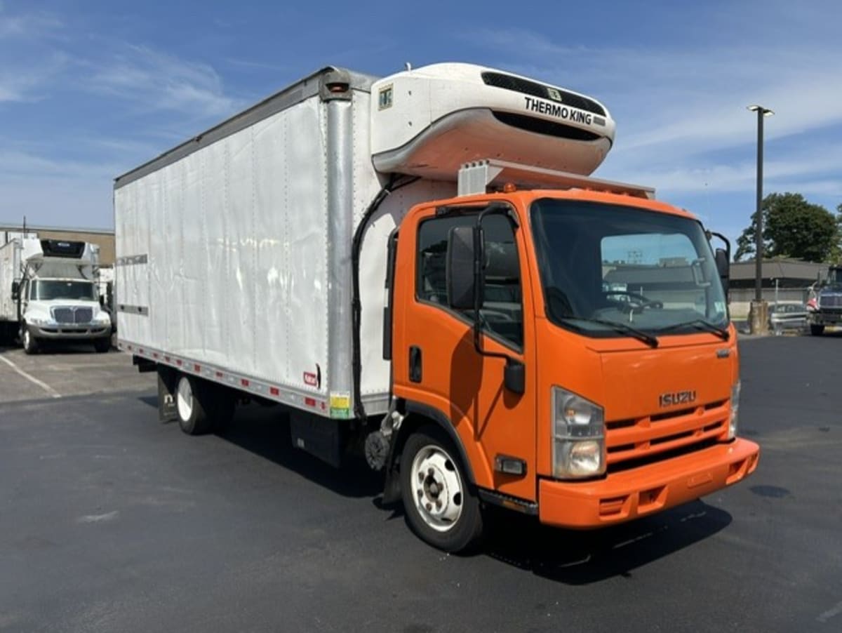 2020 Isuzu NQR in Farmingdale, NY — photo 3