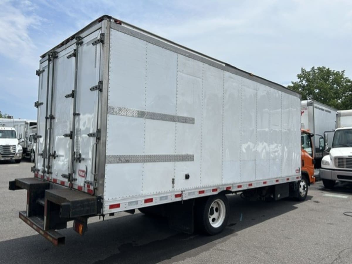 2020 Isuzu NQR in Farmingdale, NY — photo 4