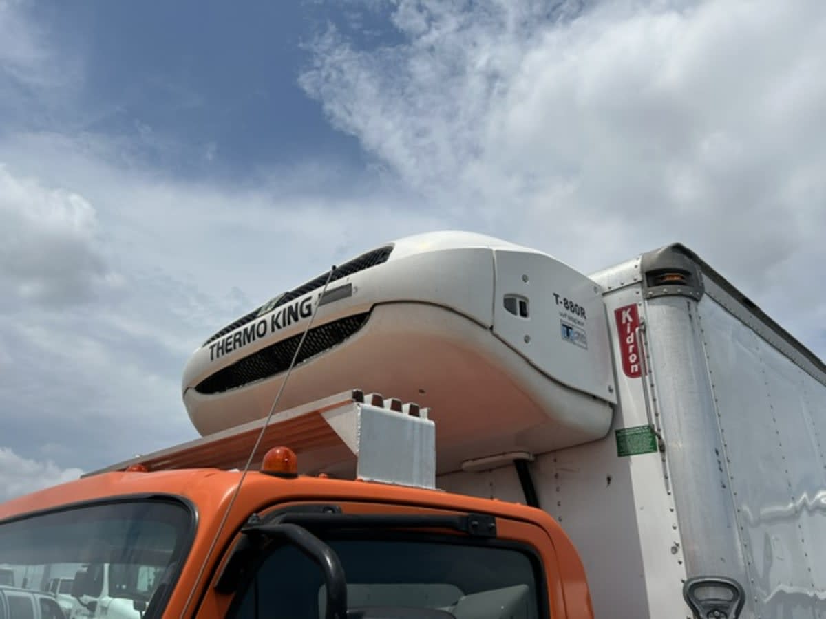 2020 Isuzu NQR in Farmingdale, NY — photo 7