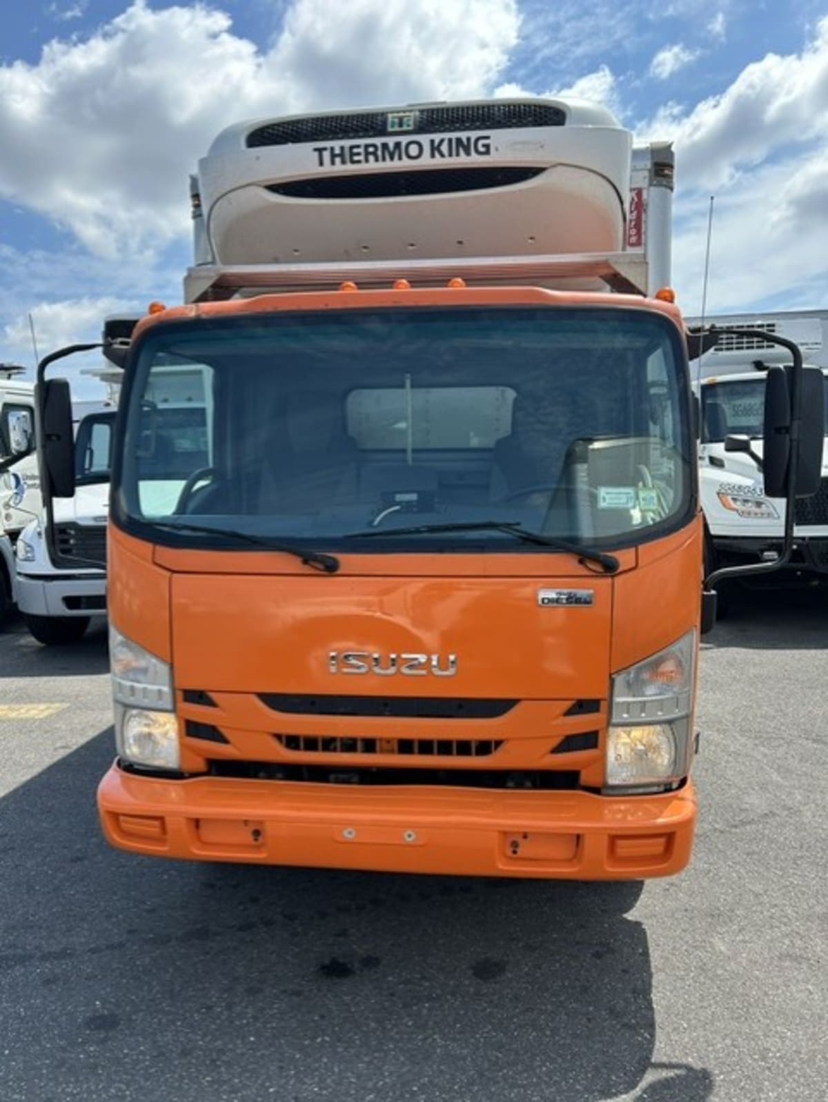 2020 Isuzu NQR in Farmingdale, NY — photo 2