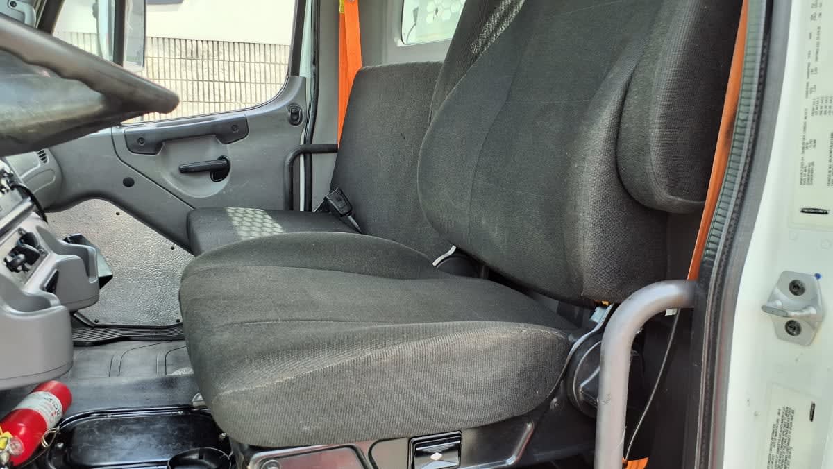 2020 Freightliner/Mercedes M2 106 271322