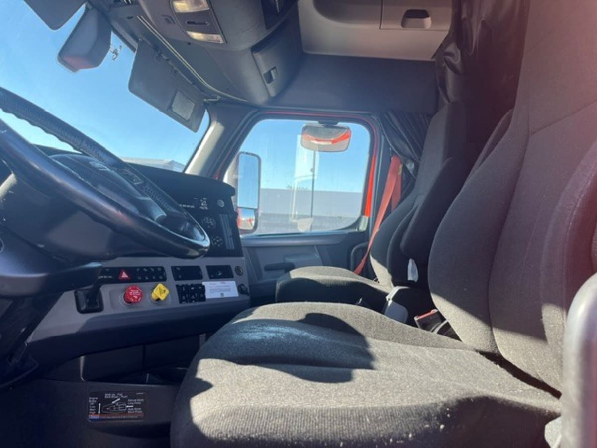 2020 Freightliner/Mercedes NEW CASCADIA PX12664 271447