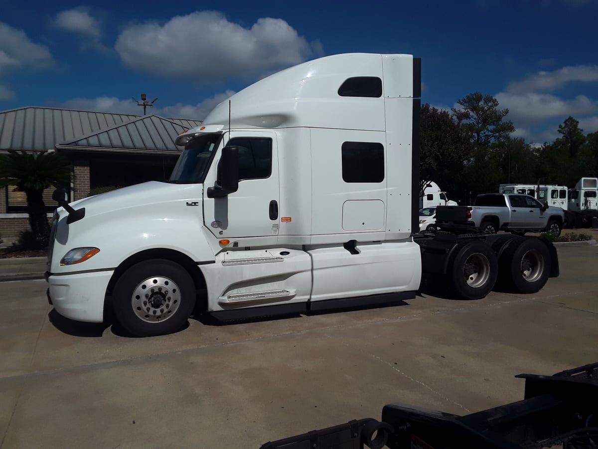 2020 Navistar International LT625 SLPR CAB 271695