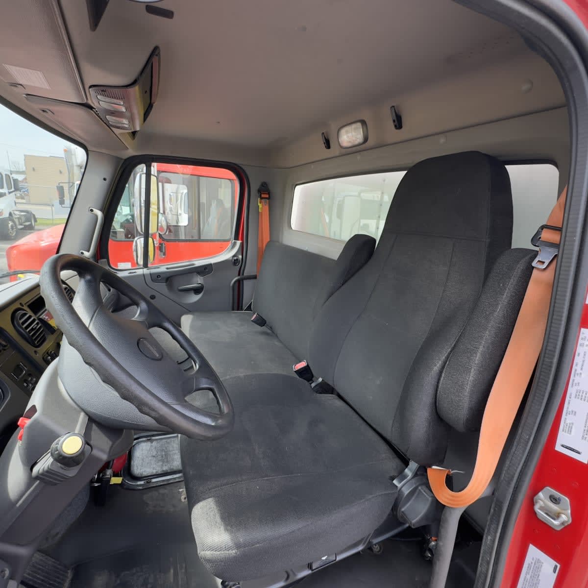 2020 Freightliner M2 106 271706