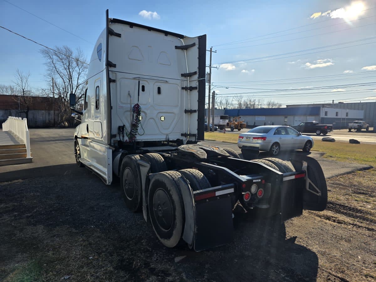 2020 Freightliner - image 6