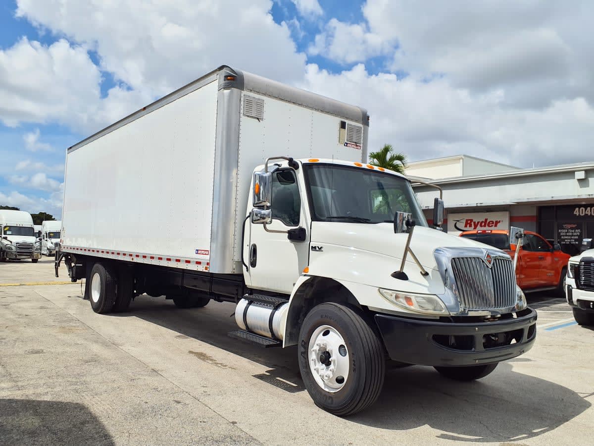 2020 International MV in Miami, FL — photo 3