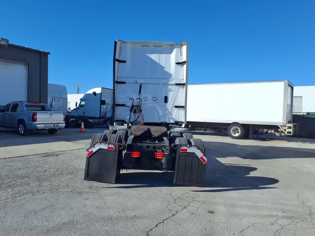 2020 International - image 5