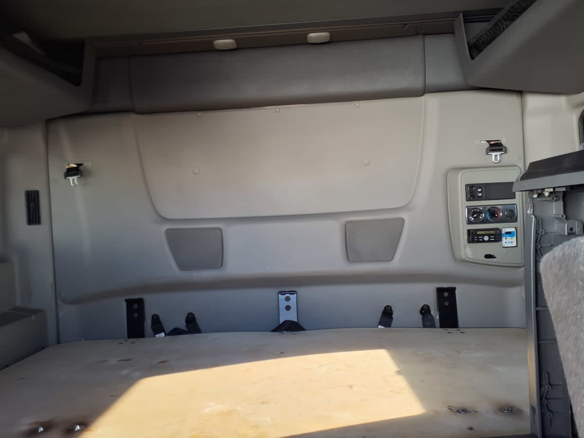 2020 International - image 8