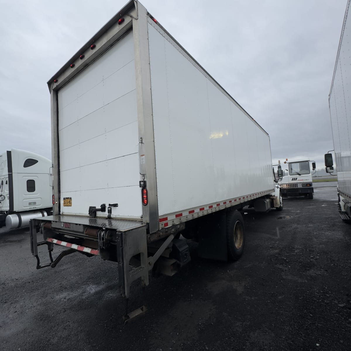 2020 Freightliner/Mercedes M2 106 272351