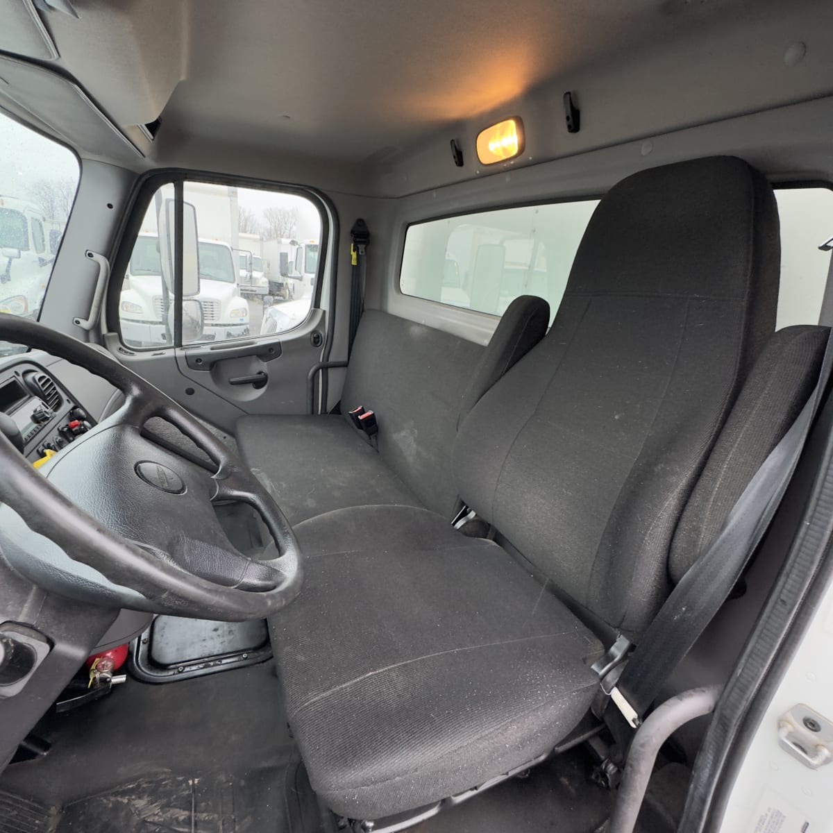 2020 Freightliner/Mercedes M2 106 272351