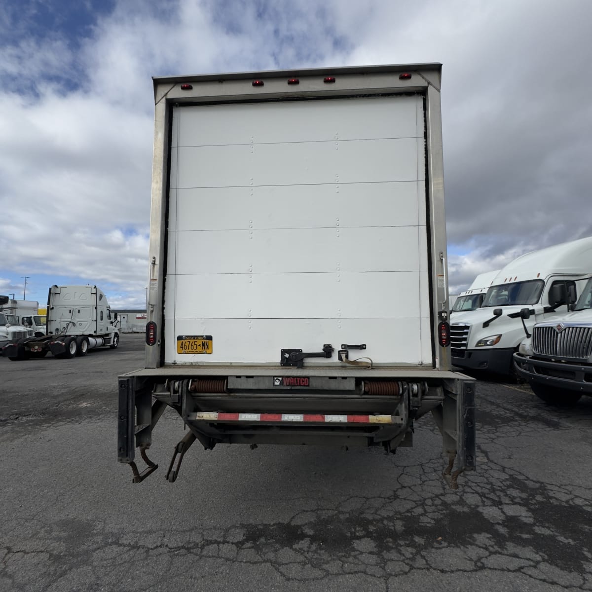 2020 Freightliner/Mercedes M2 106 272352