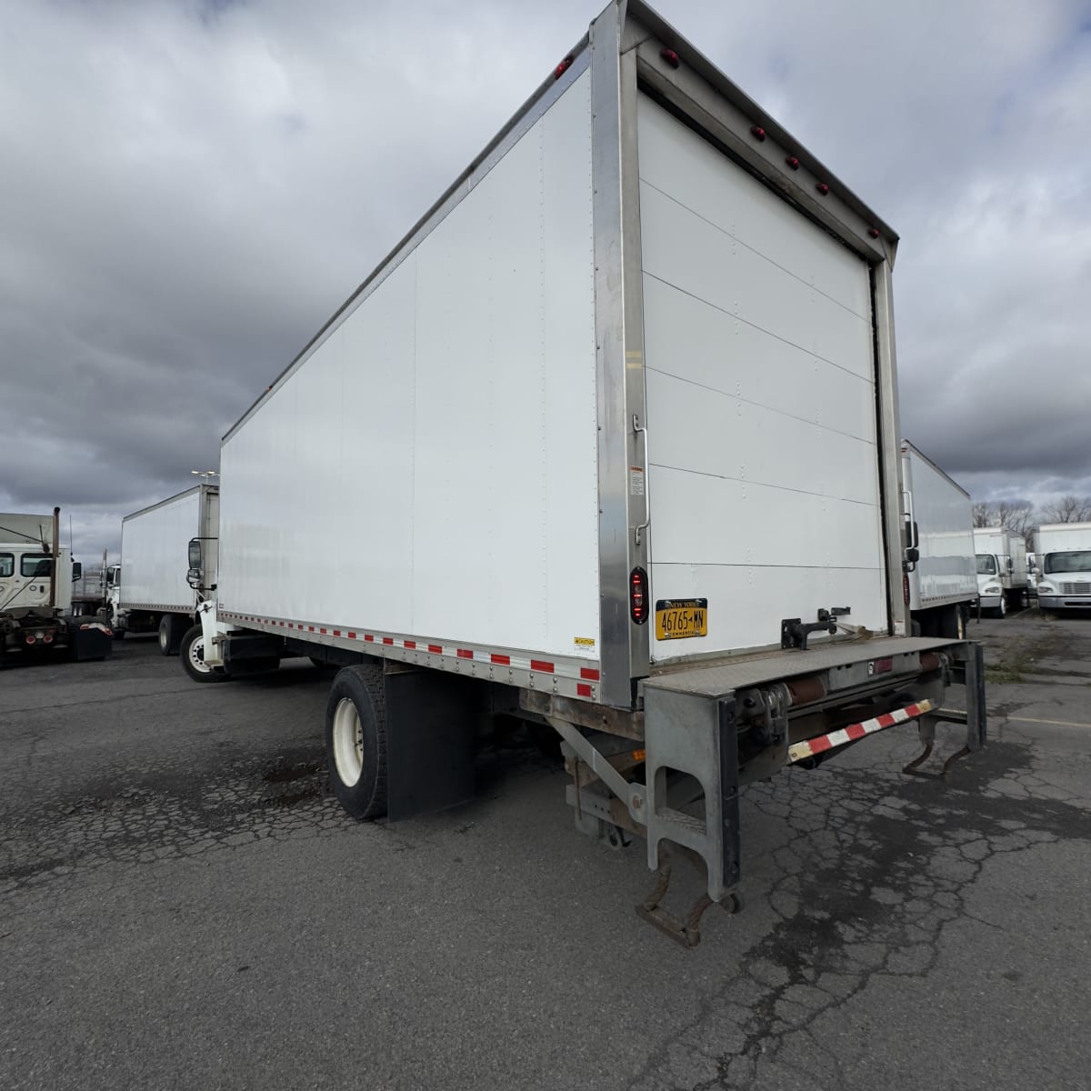 2020 Freightliner/Mercedes M2 106 272352