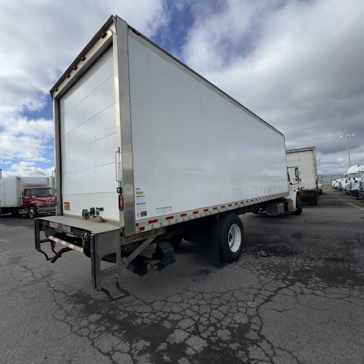 2020 Freightliner/Mercedes M2 106 272352