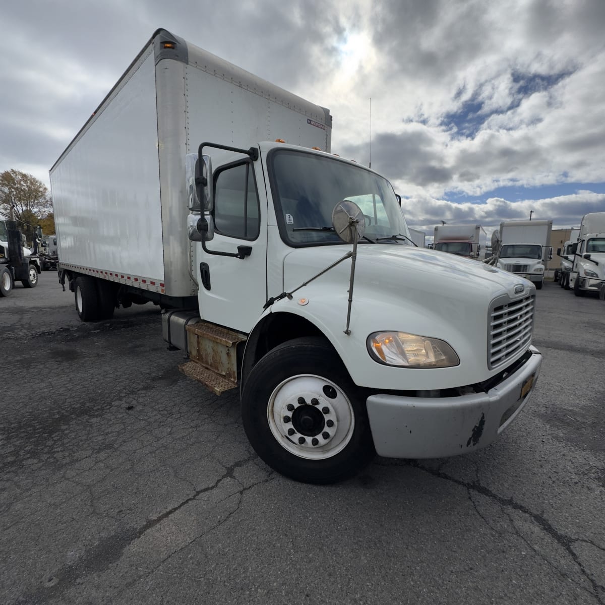 2020 Freightliner/Mercedes M2 106 272352