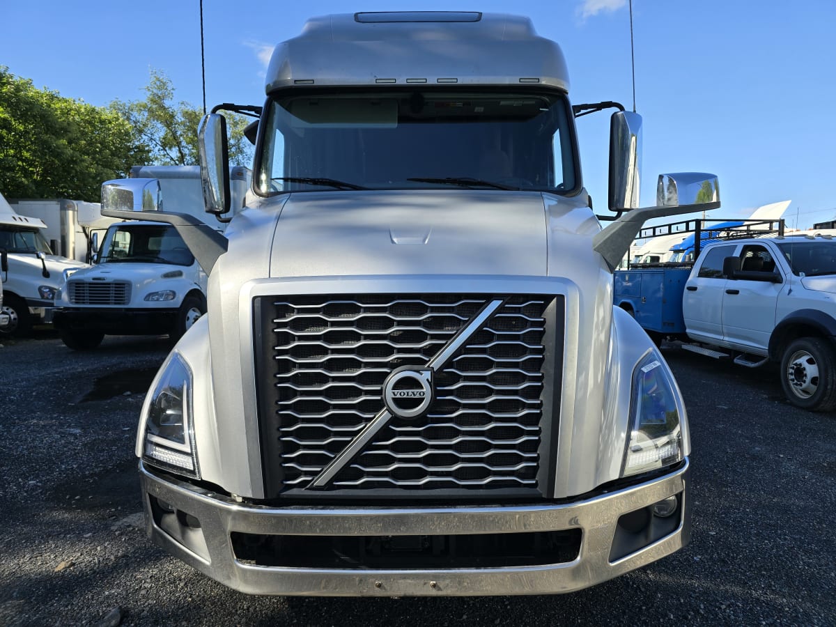 2020 Volvo VNL64T-760 272537