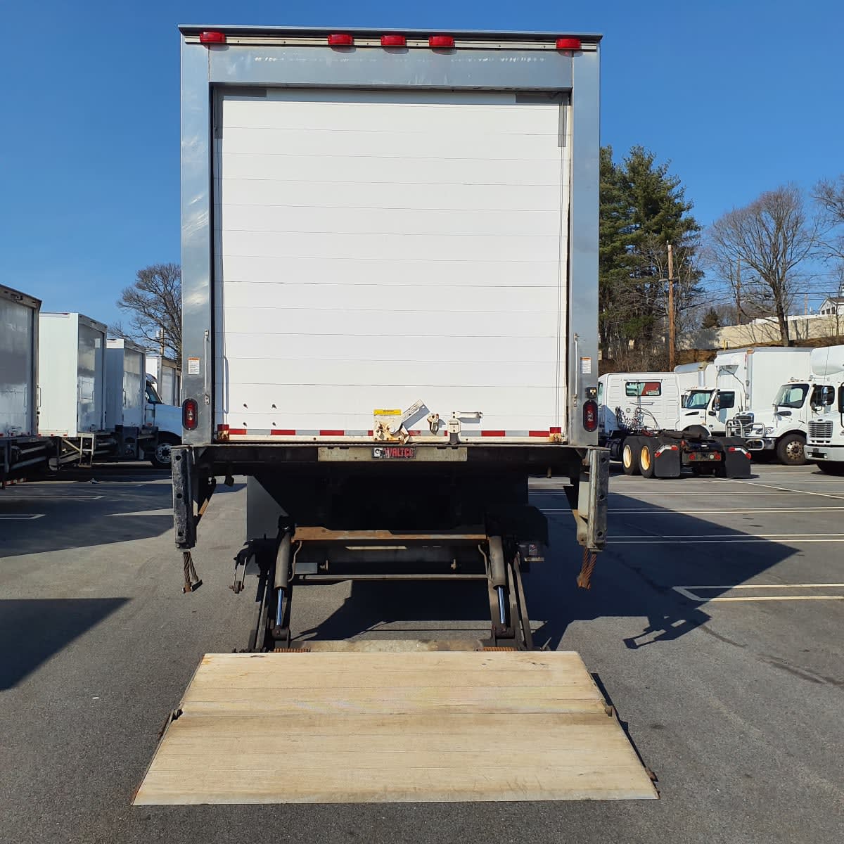 2020 Freightliner/Mercedes M2 106 272911