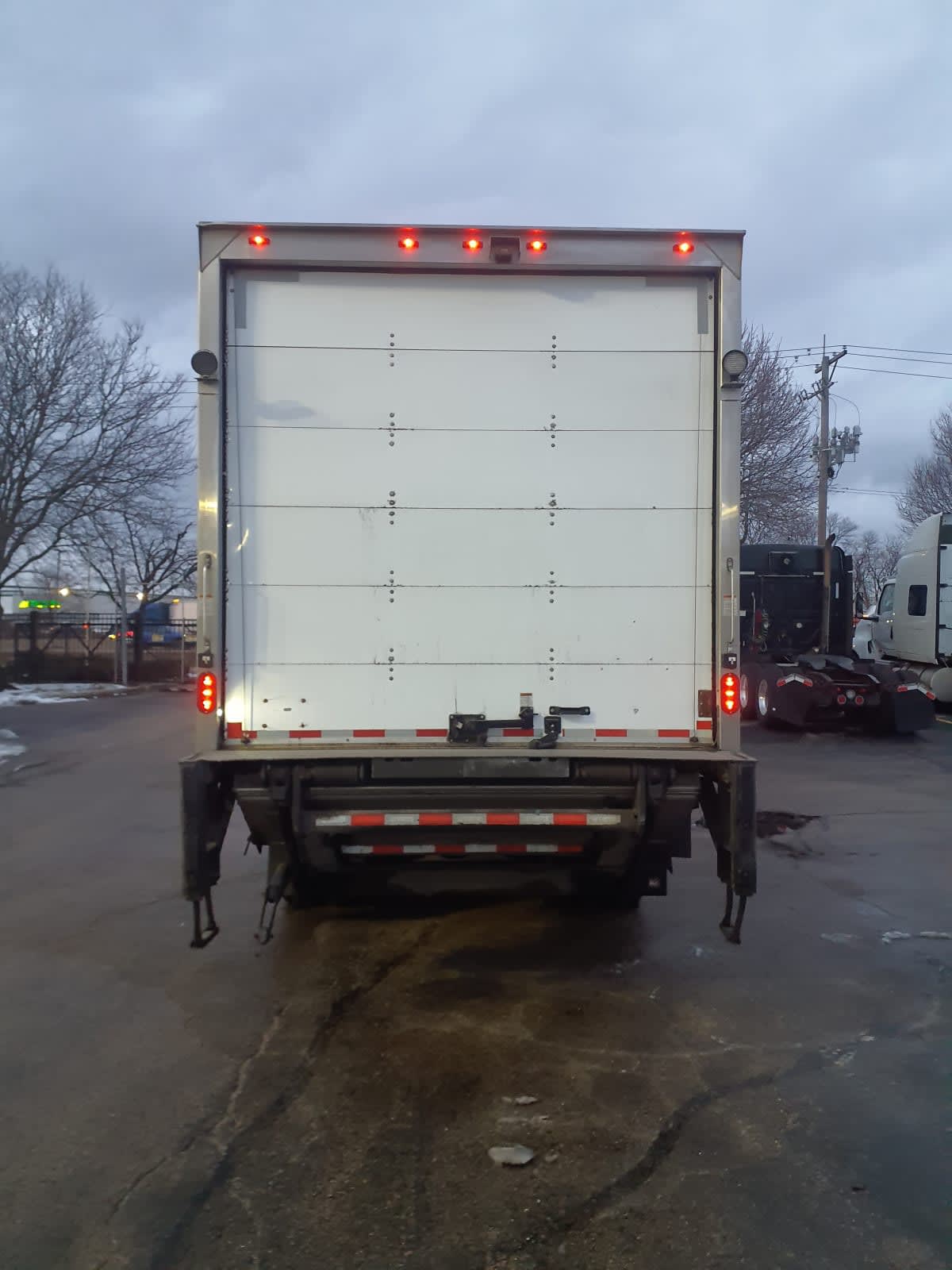 2020 Freightliner/Mercedes M2 106 272979