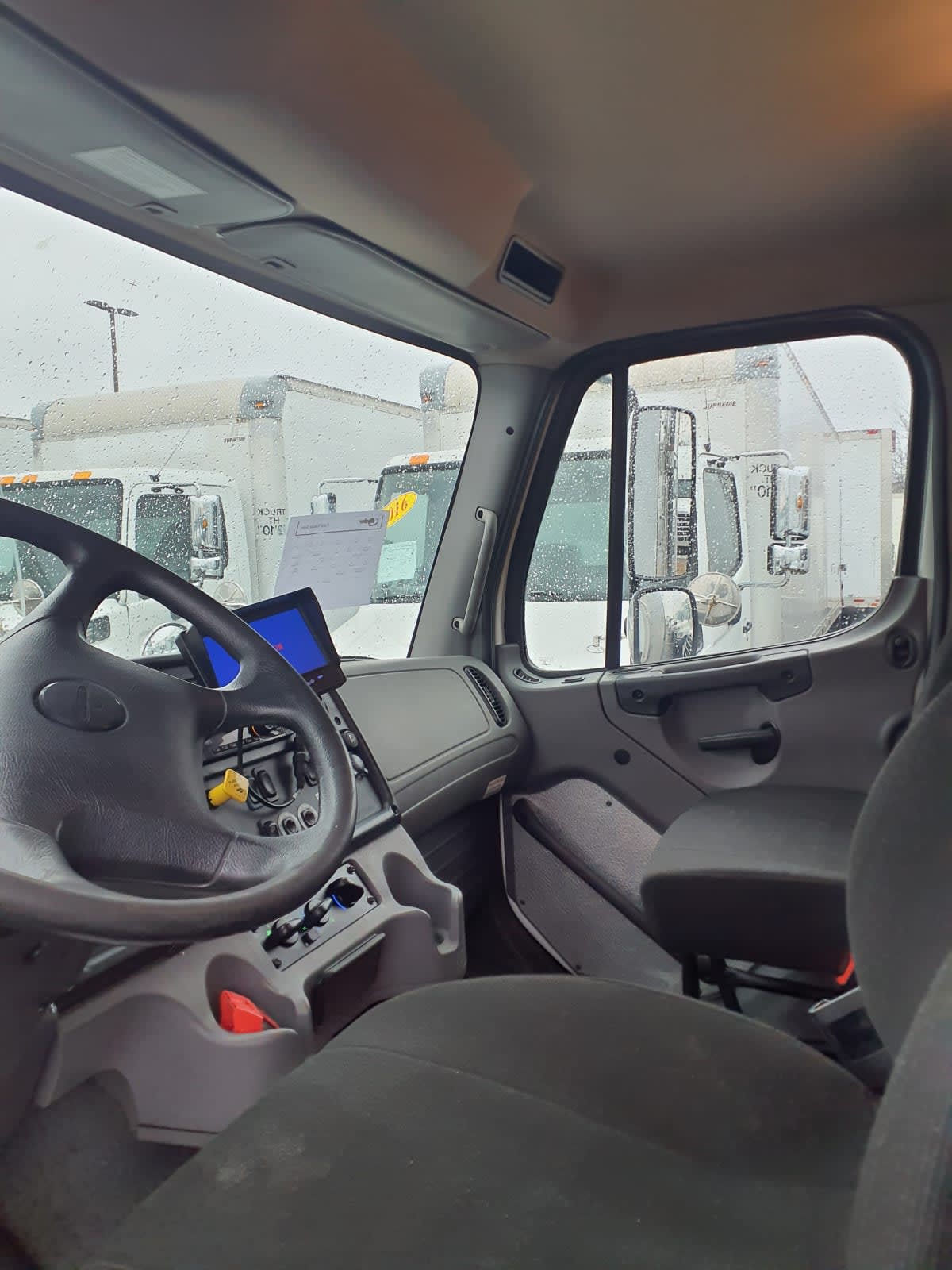 2020 Freightliner/Mercedes M2 106 272980