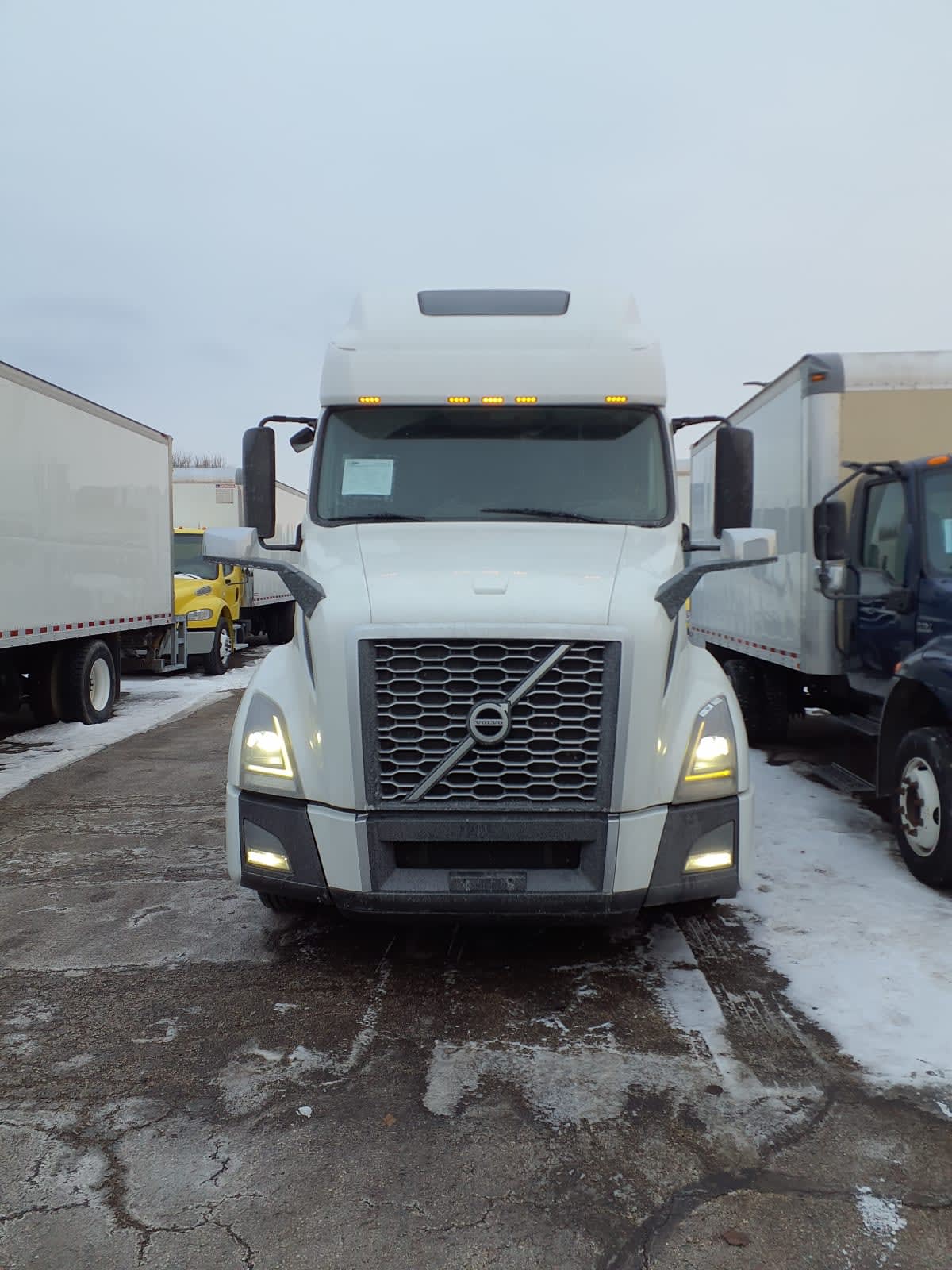 2020 Volvo VNL64T-760 273035