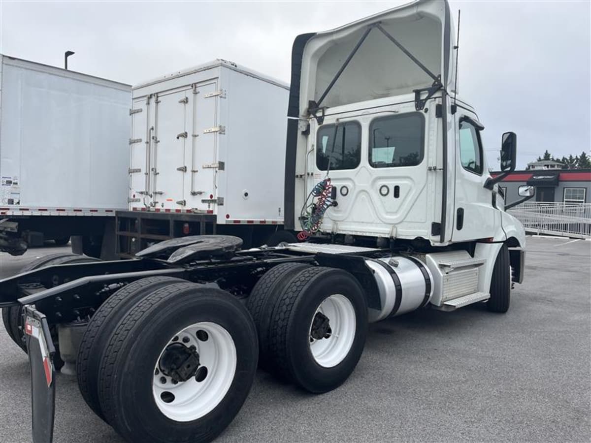 2020 Freightliner - image 4