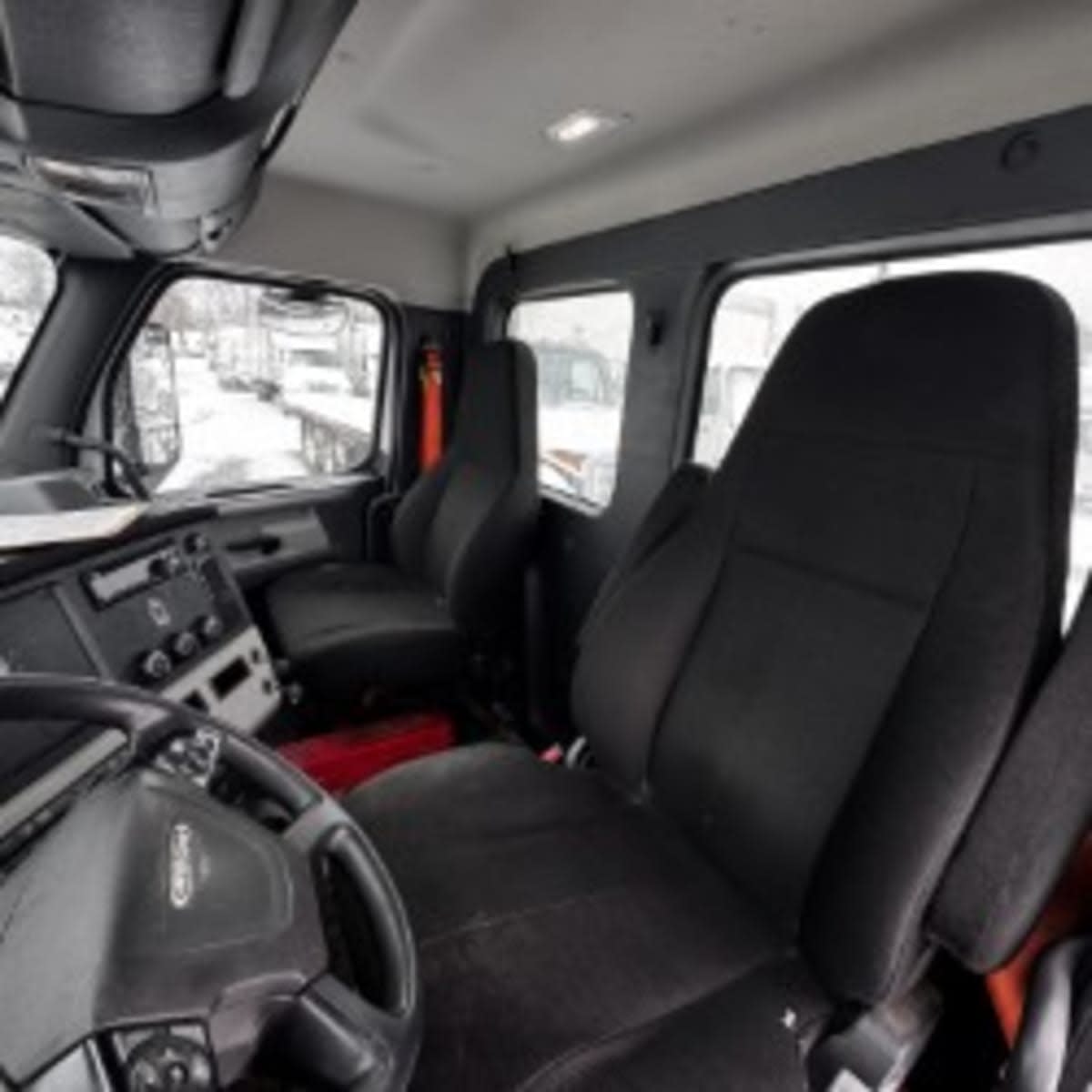 2020 Freightliner - image 7