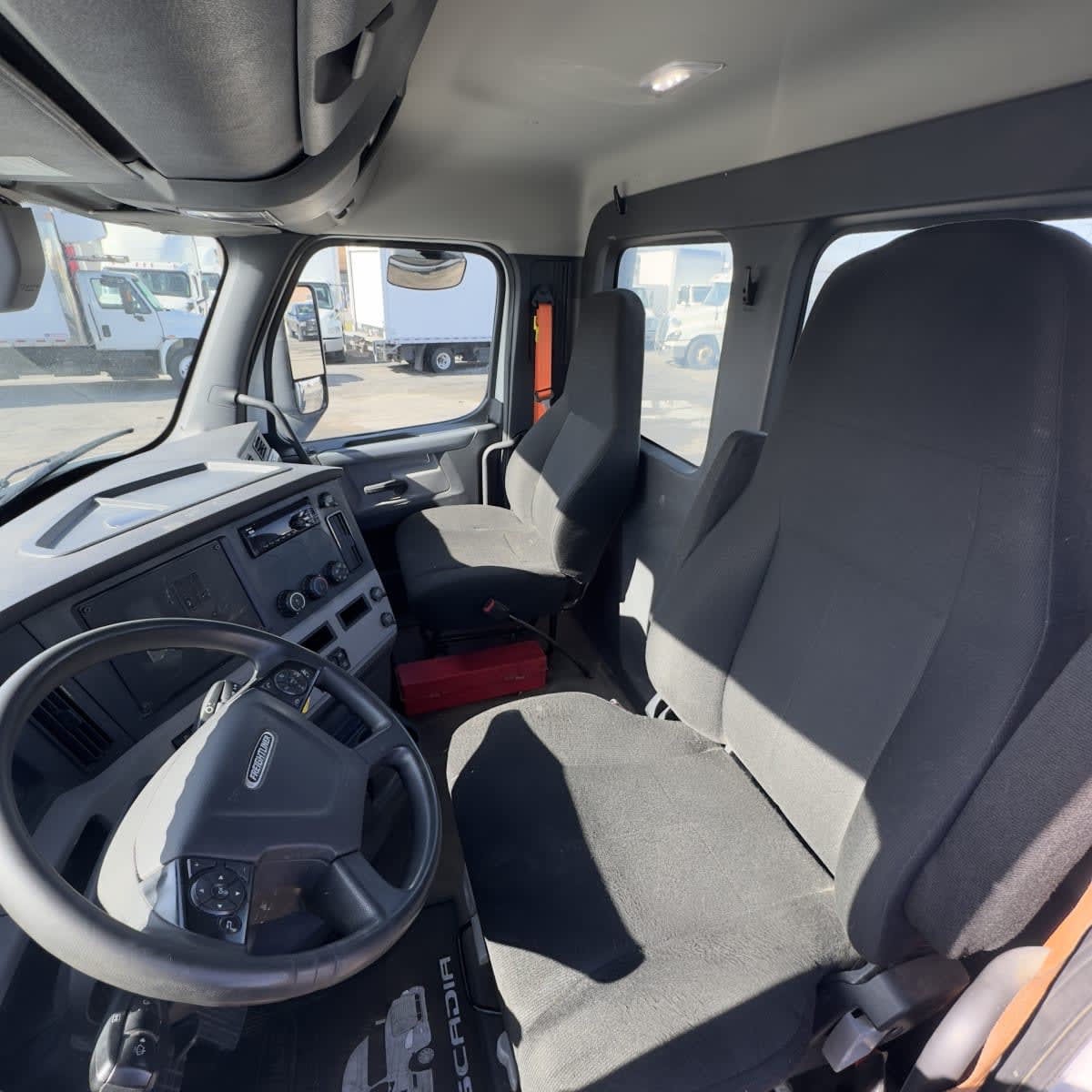 2020 Freightliner - image 7