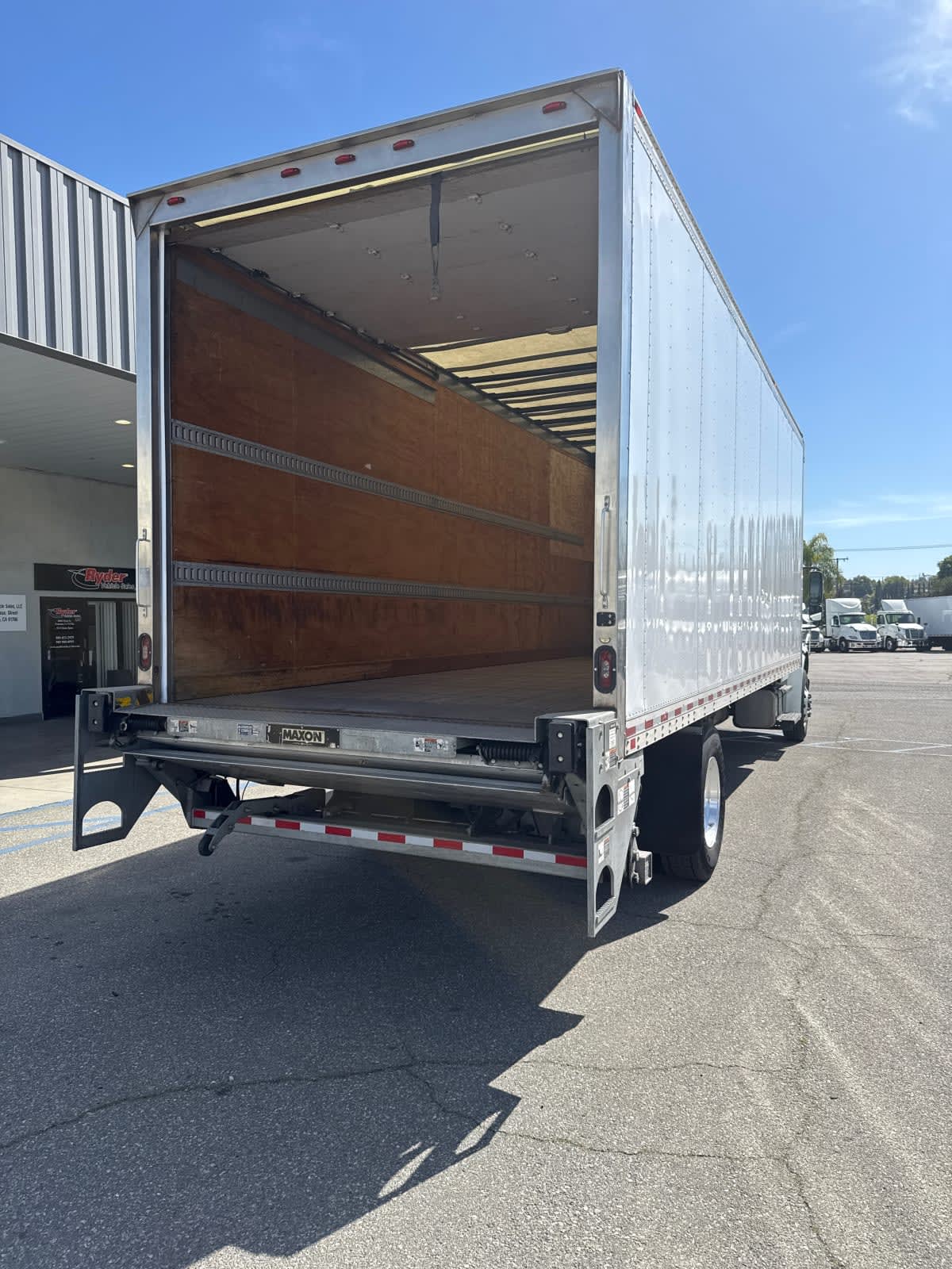 2020 Freightliner/Mercedes M2 106 273116