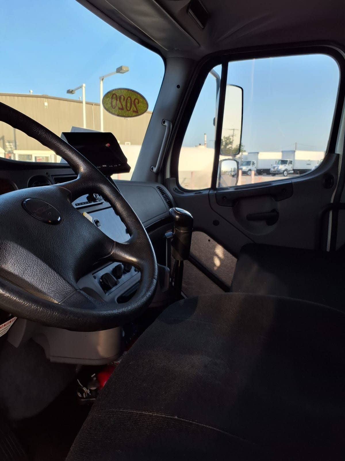 2020 Freightliner/Mercedes M2 106 273208