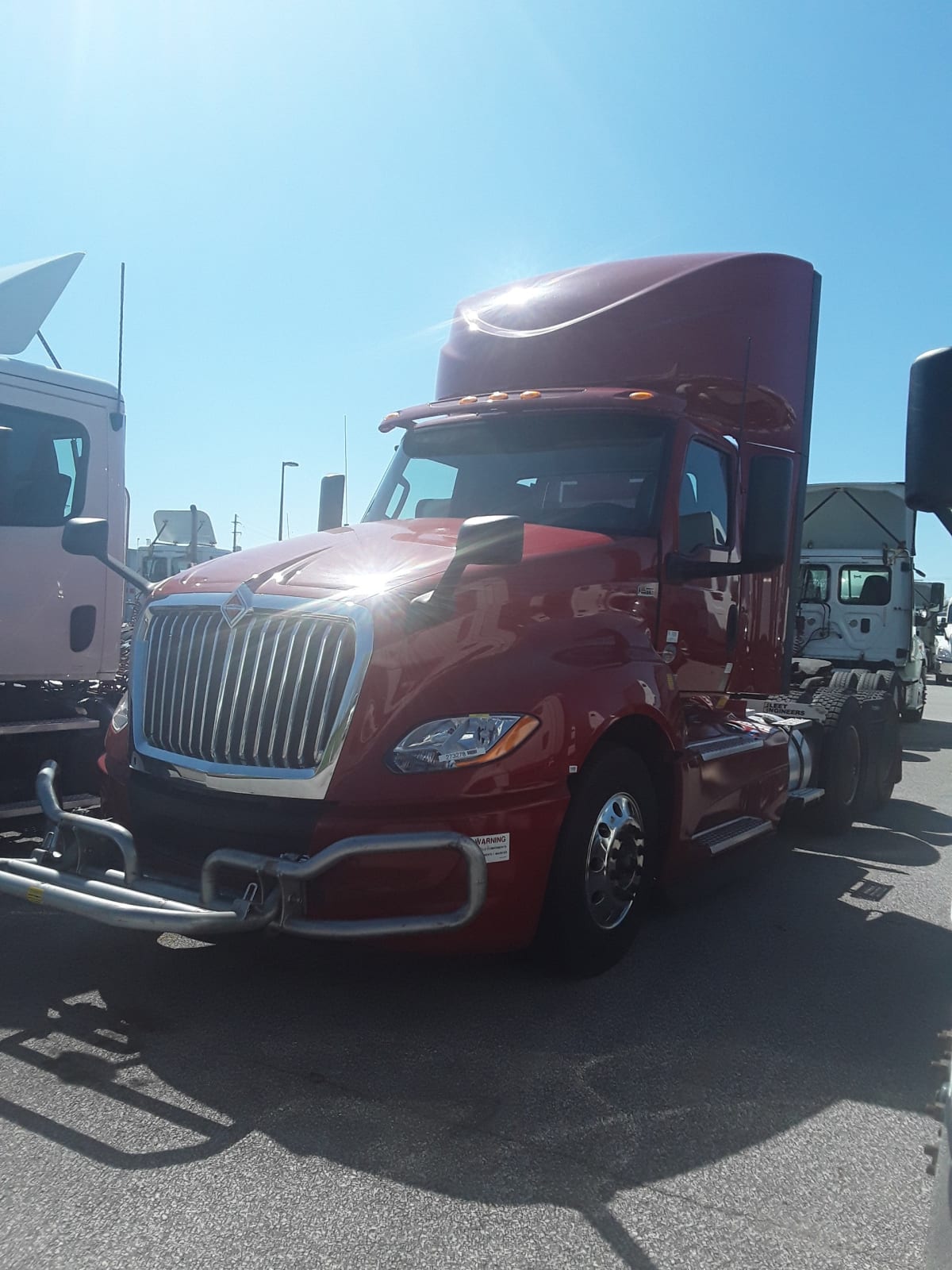 2020 Navistar International LT625 DAYCAB T/A 273278