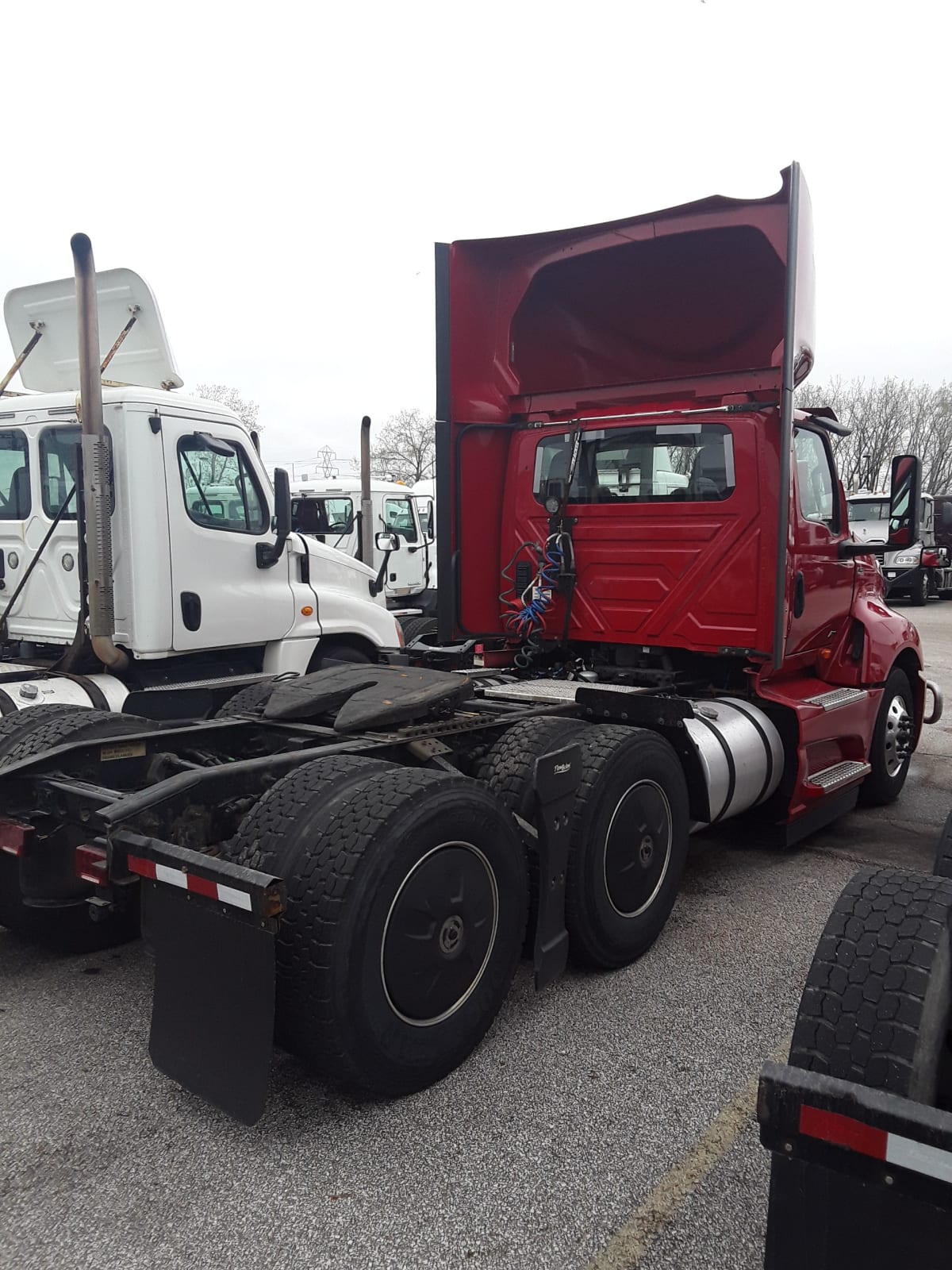 2020 Navistar International LT625 DAYCAB T/A 273279