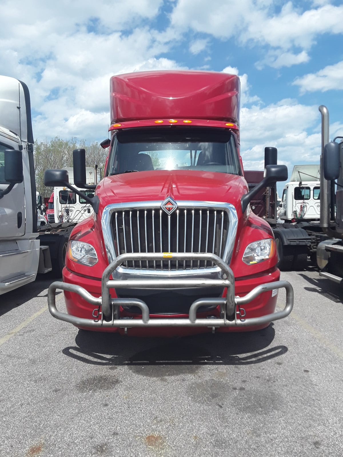 2020 Navistar International LT625 DAYCAB T/A 273280