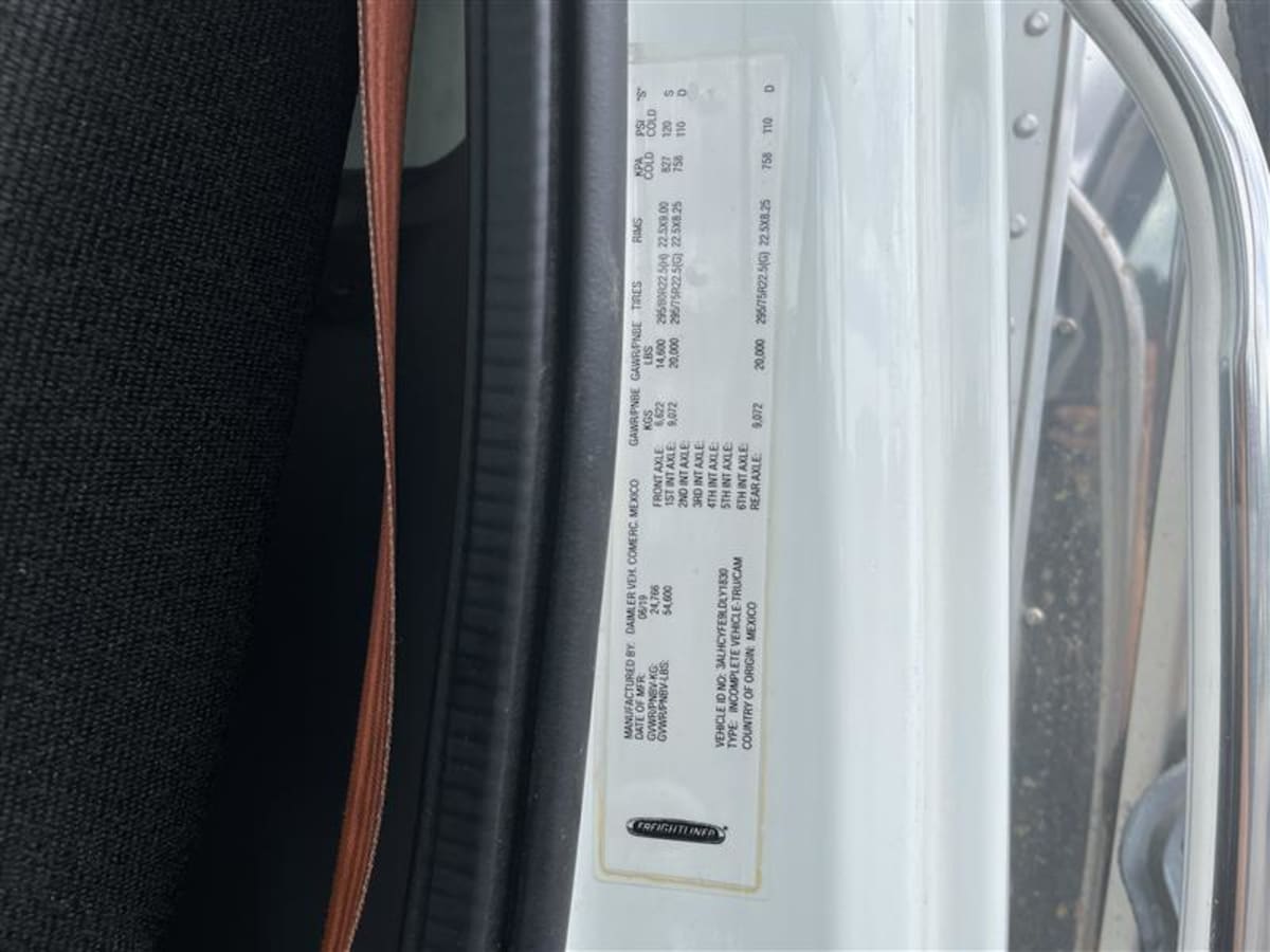 2020 Freightliner M2 106 273323