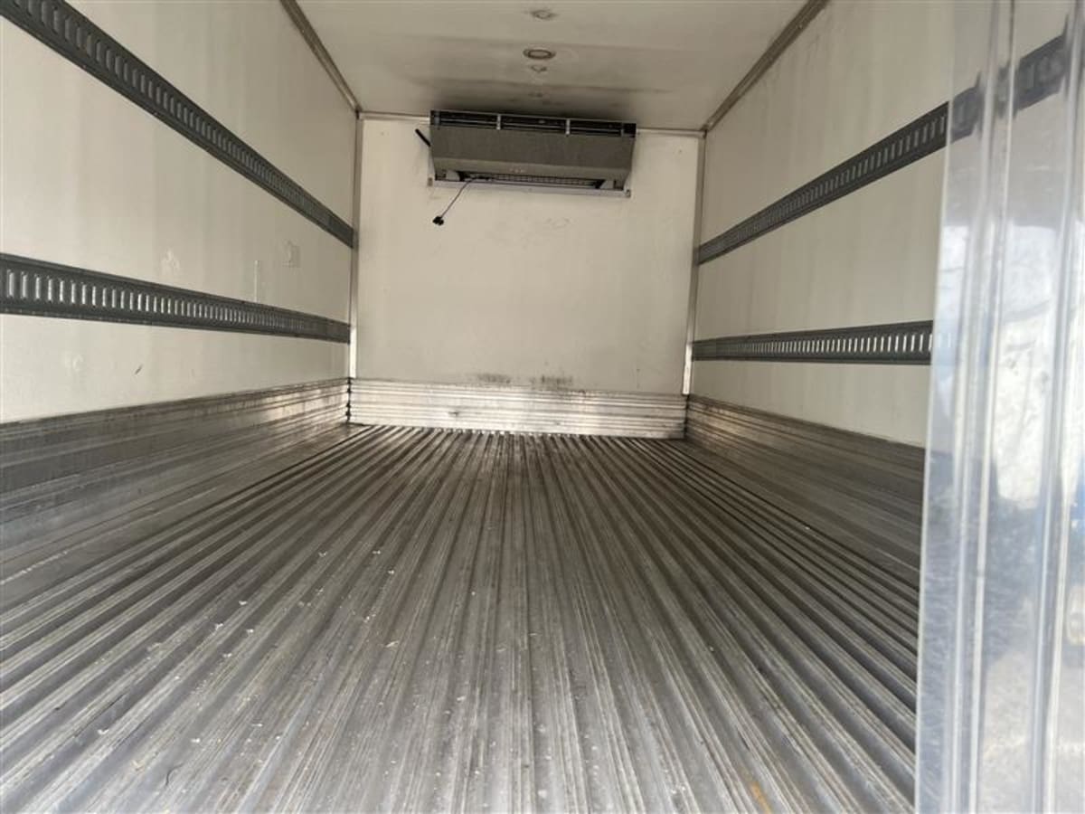 2020 Isuzu NQR - image 9