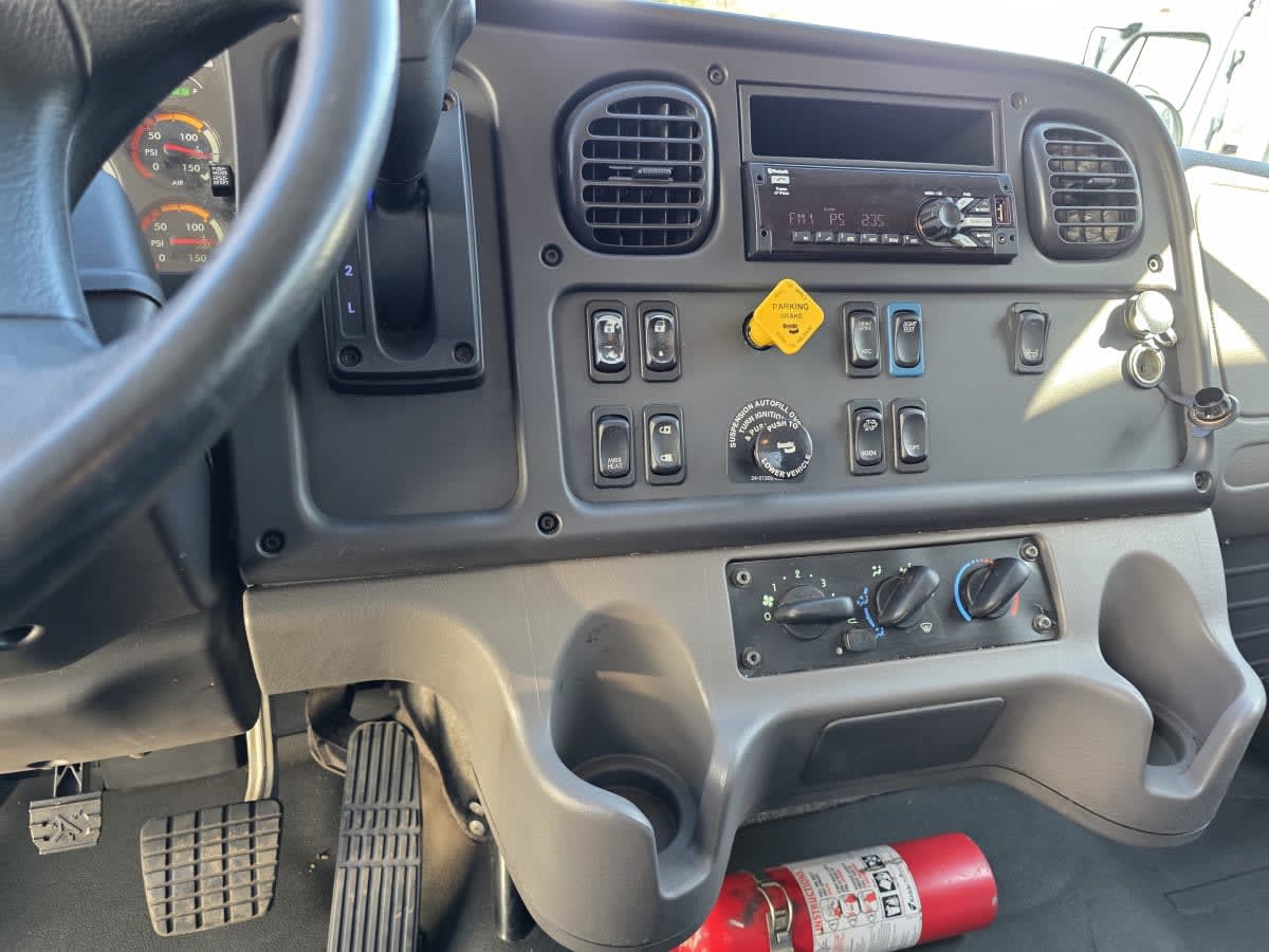 2020 Freightliner/Mercedes M2 106 273439