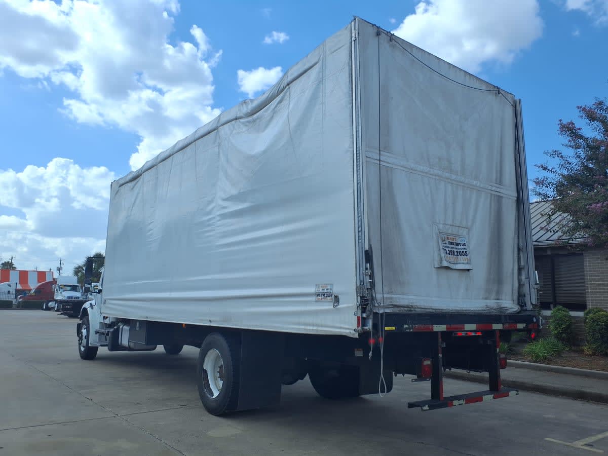 2019 Freightliner M2 106 in Houston, TX — photo 6