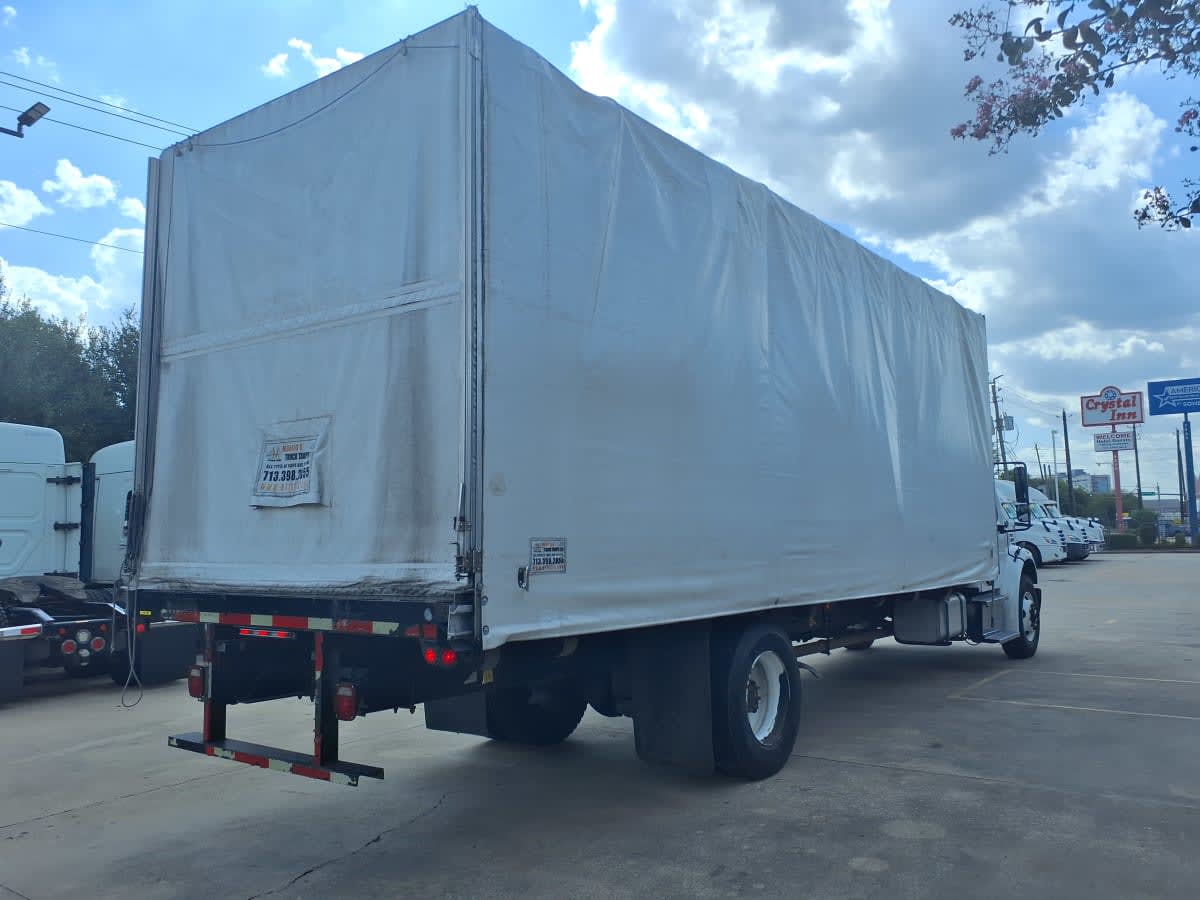 2019 Freightliner M2 106 in Houston, TX — photo 4