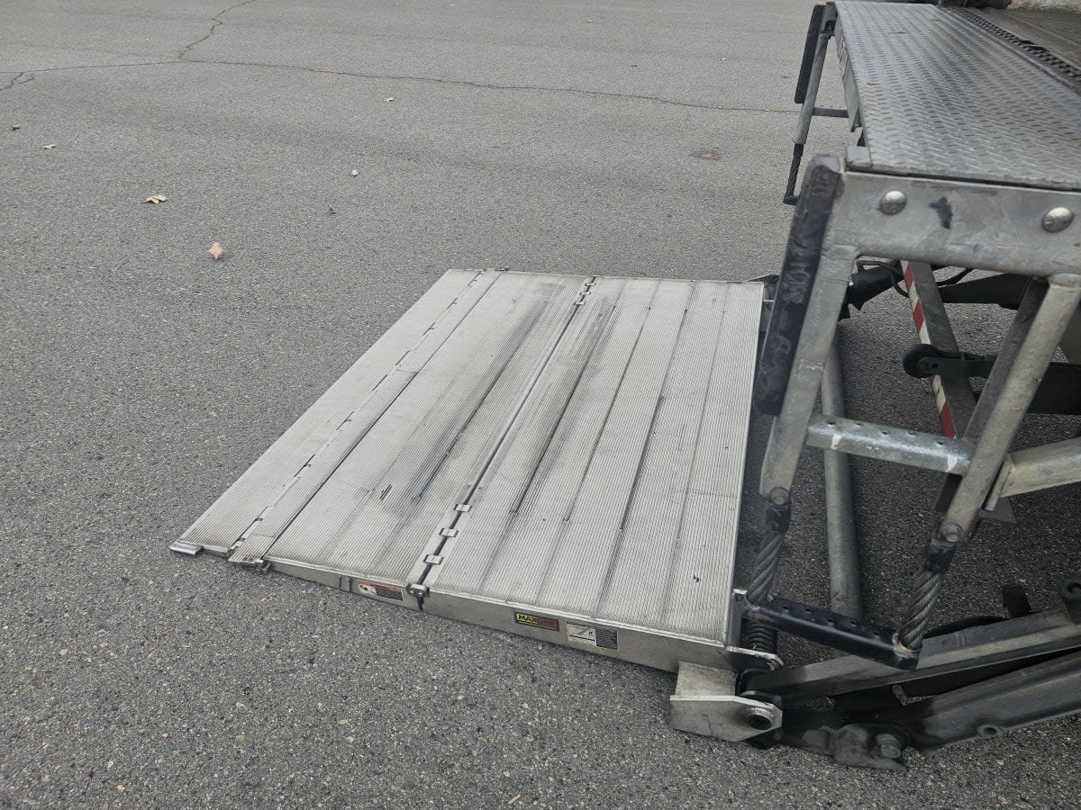 2020 Freightliner/Mercedes M2 106 273634