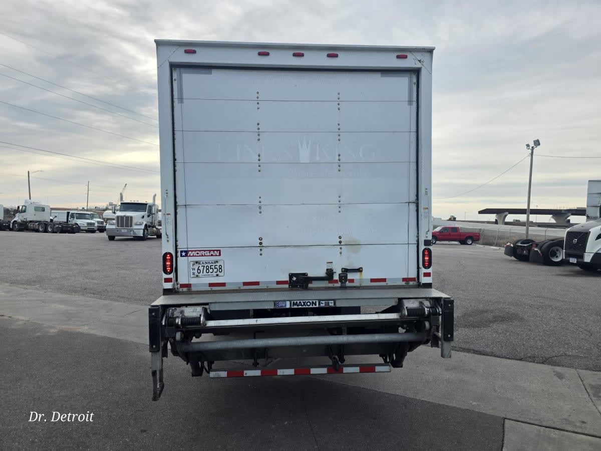 2020 Freightliner/Mercedes M2 106 273636