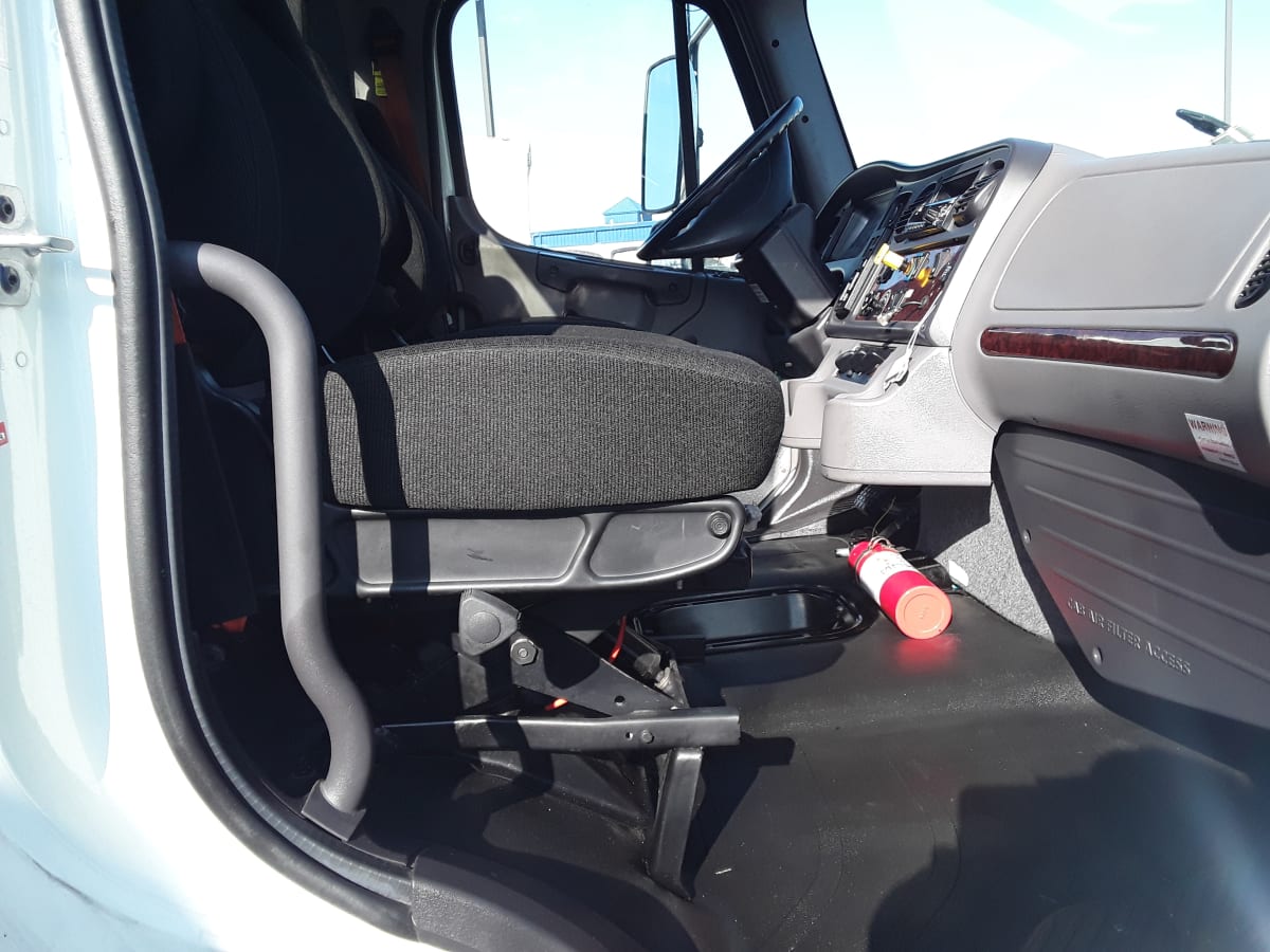 2020 Freightliner/Mercedes M2 106 273672