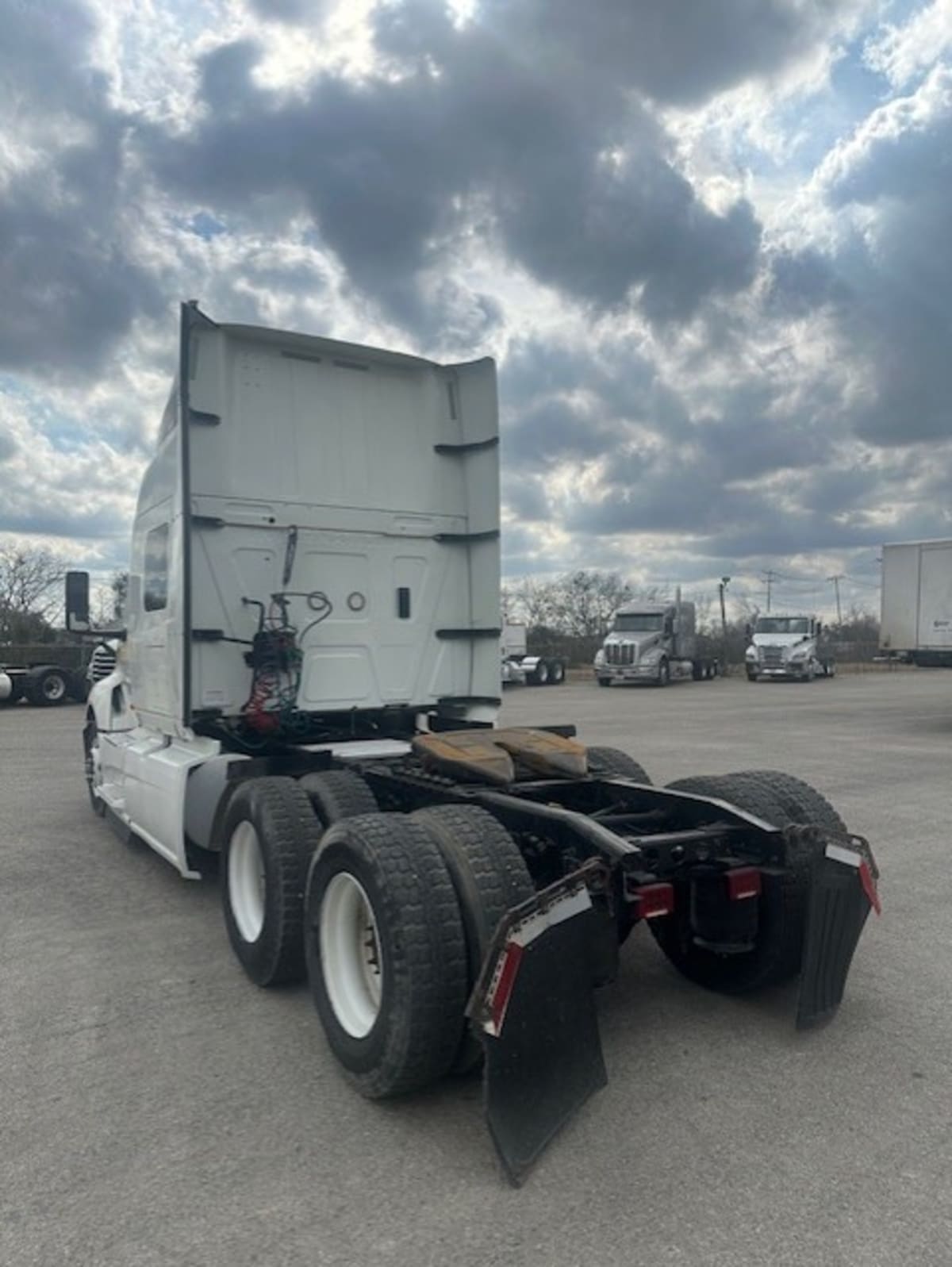 2020 Navistar International LT625 SLPR CAB 273792