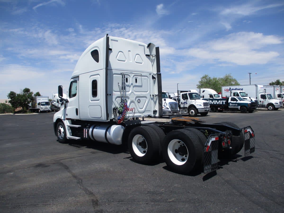 2020 Freightliner - image 6