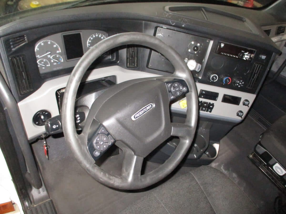 2020 Freightliner - image 7