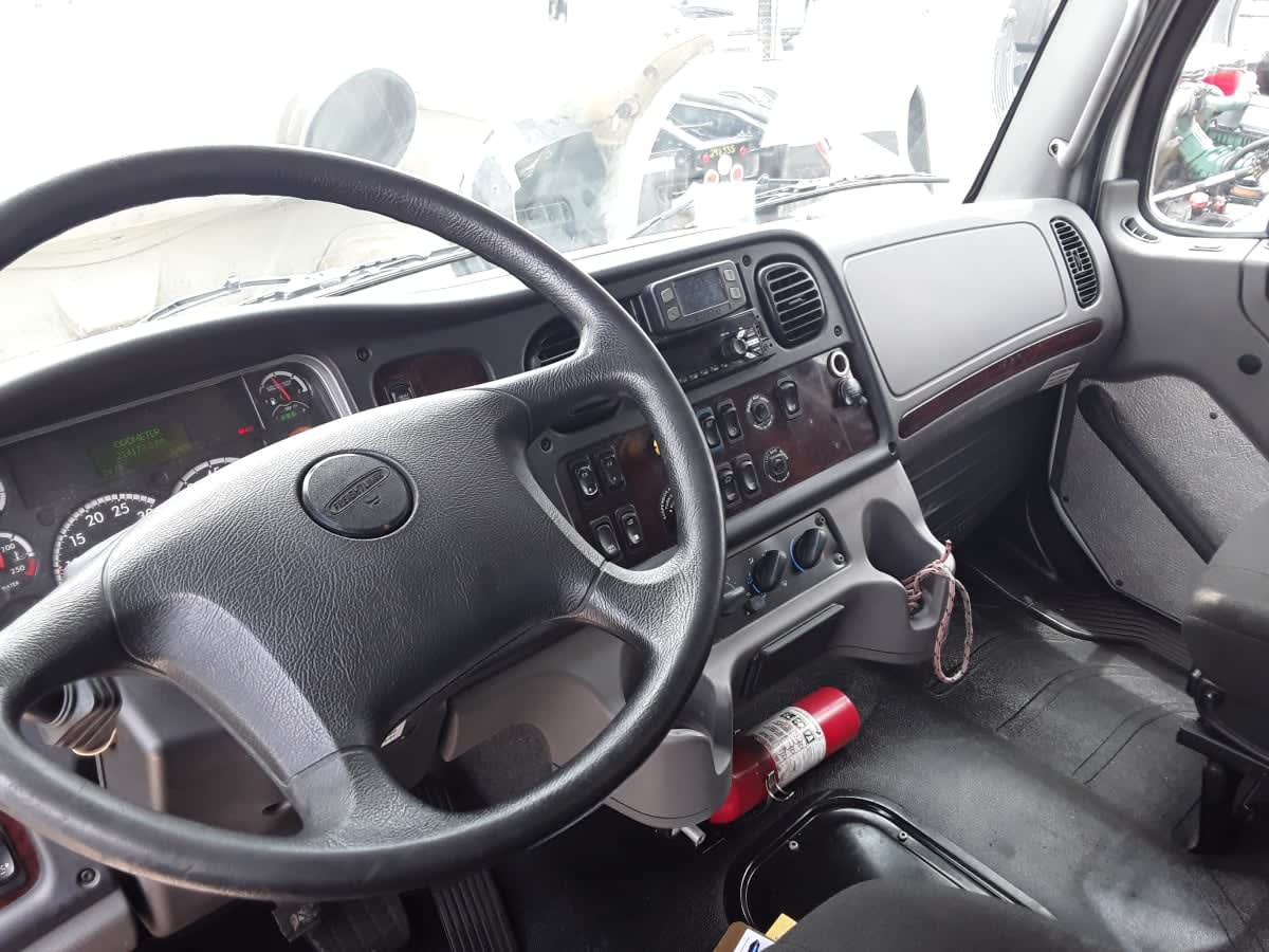 2020 Freightliner M2 106 274031