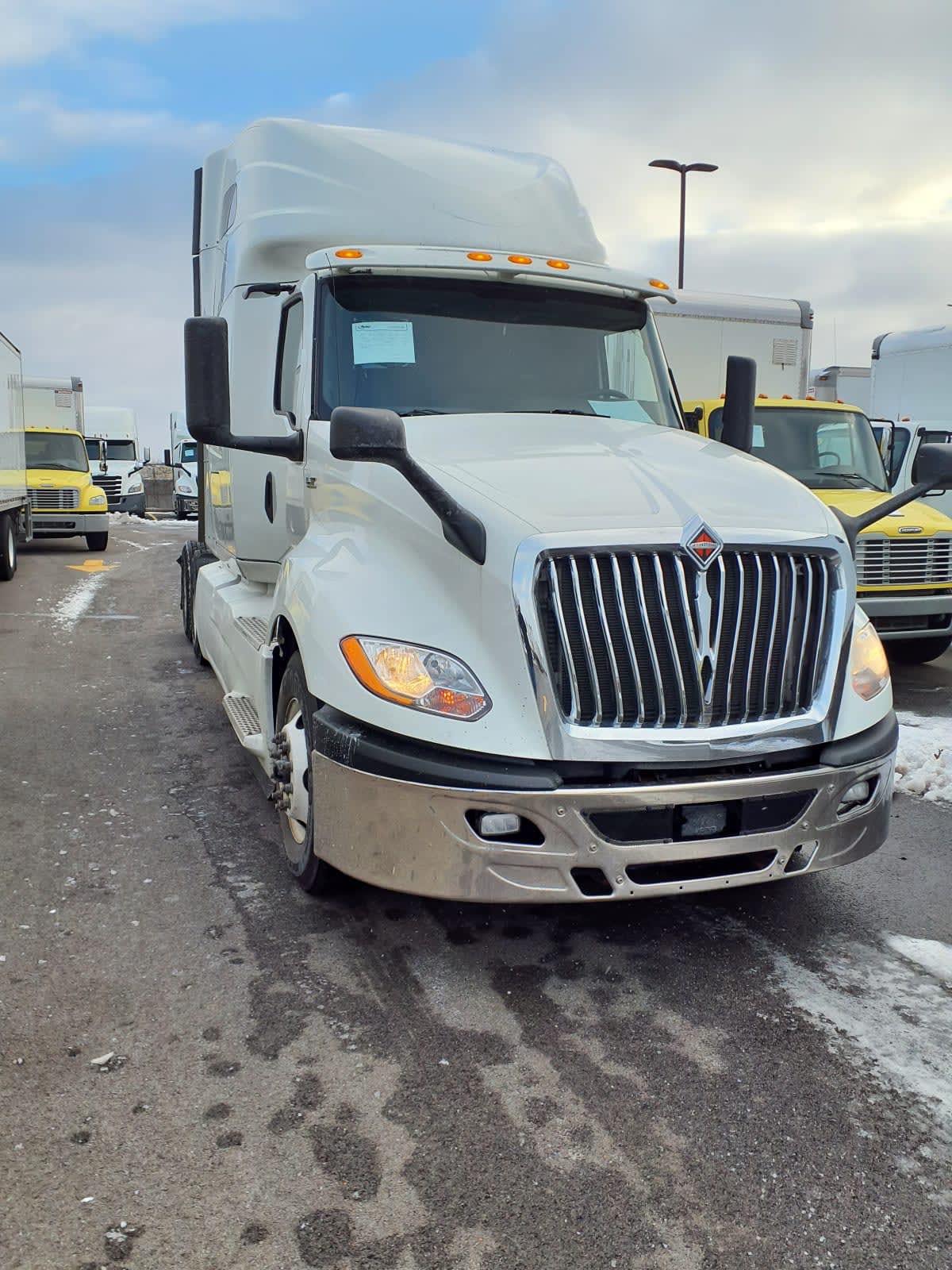 2020 Navistar International LT625 SLPR CAB 274125